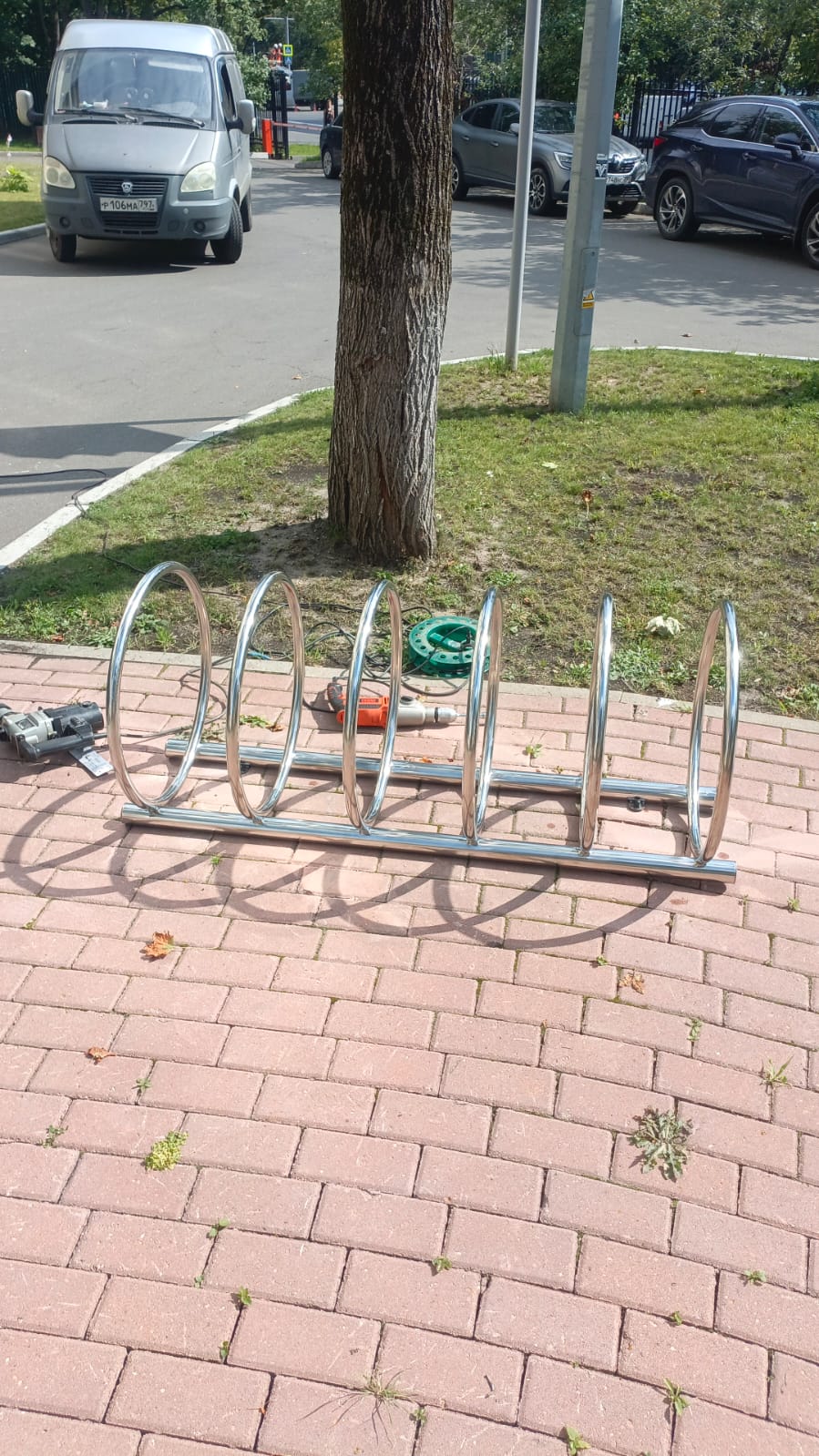 Велопарковка Луна из нержавеющей стали